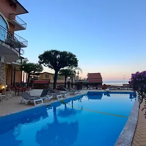 corallo-taormina-98039.taorminaitalyhotels.com/
